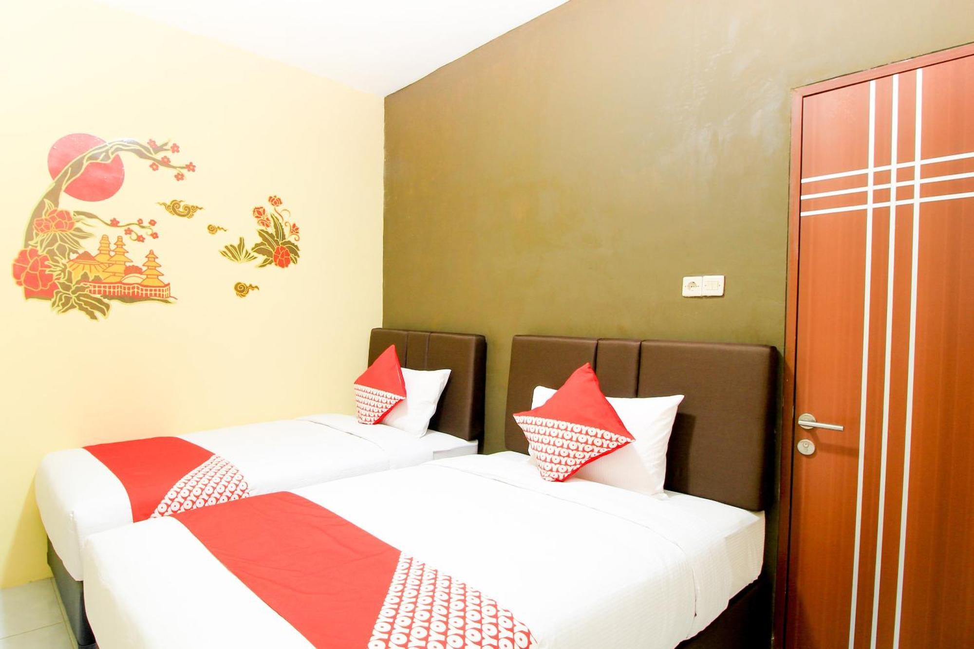 Super Oyo Capital O 217 A1 Hotel Сурабая Экстерьер фото