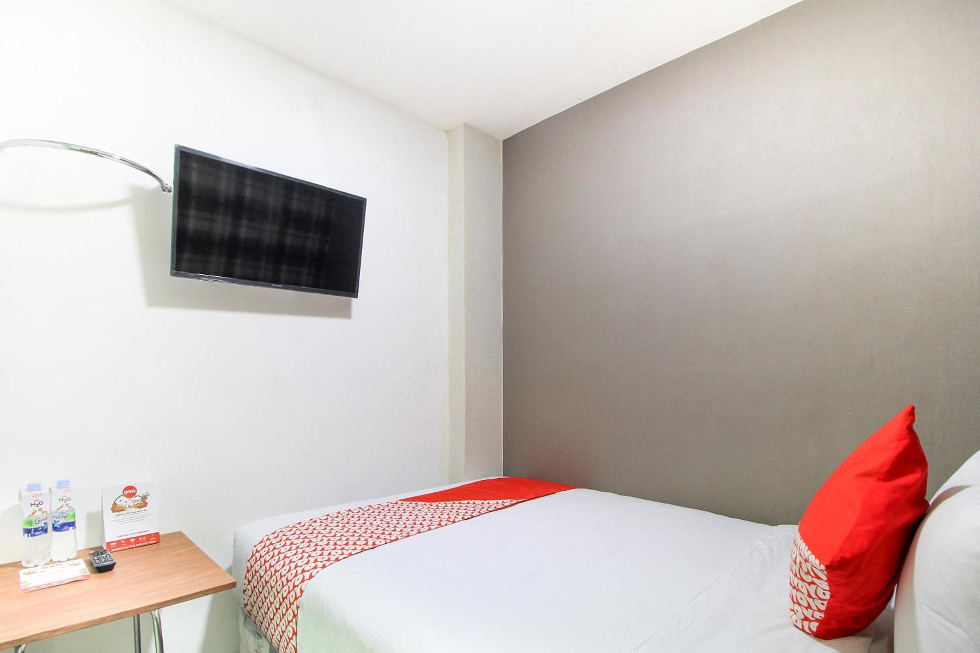 Super Oyo Capital O 217 A1 Hotel Сурабая Экстерьер фото