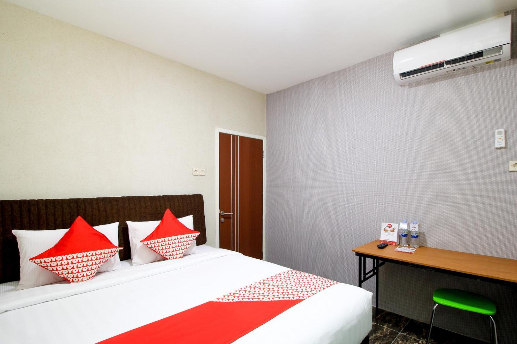 Super Oyo Capital O 217 A1 Hotel Сурабая Экстерьер фото