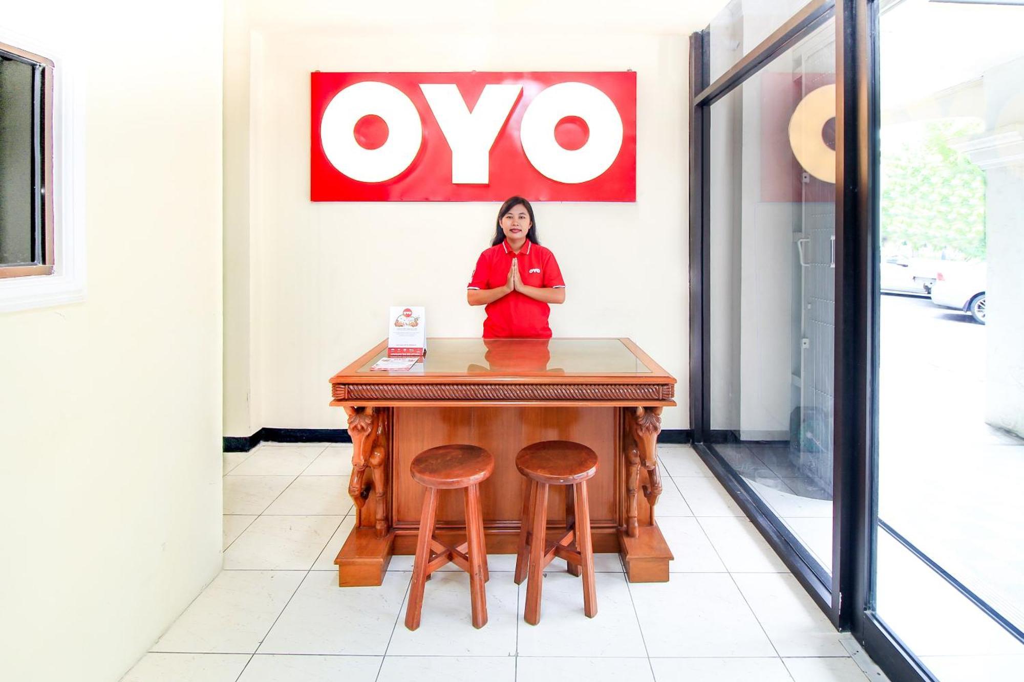 Super Oyo Capital O 217 A1 Hotel Сурабая Экстерьер фото